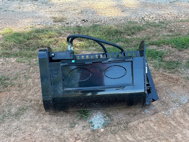 #112-•-mini-skid-steer-mixing-bucket-image-2