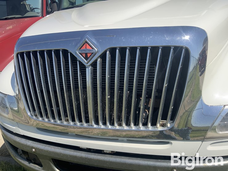 2016-international-durastar-4300-image-13