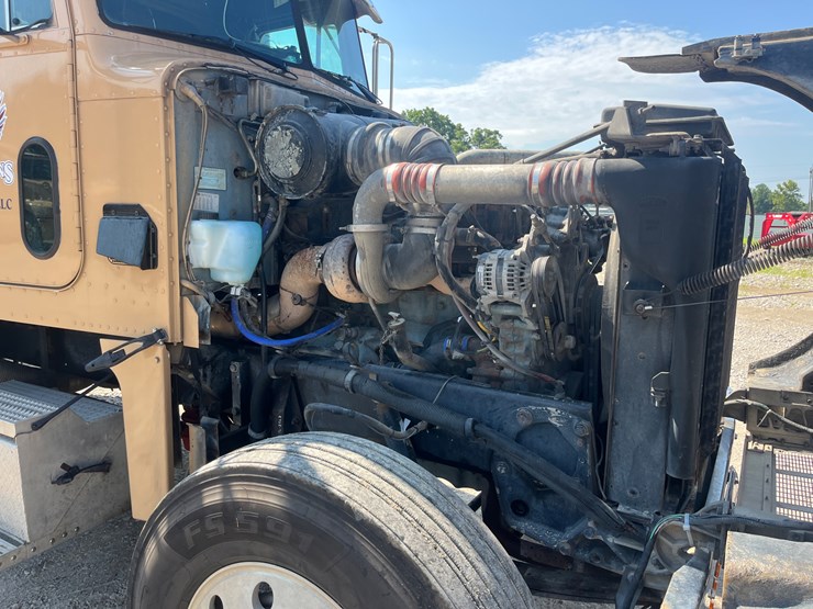 2000-peterbilt-378-image-17