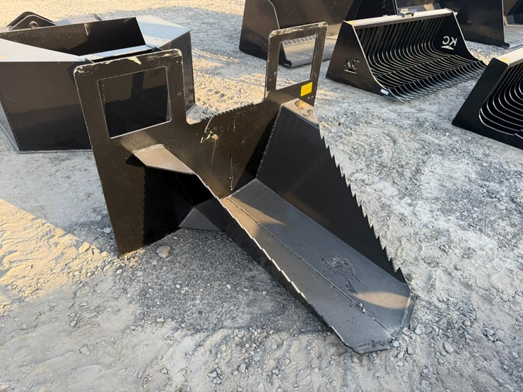 #2081-•-kc-40"-skid-steer-spade-bucket-inv#:-25302-image-4