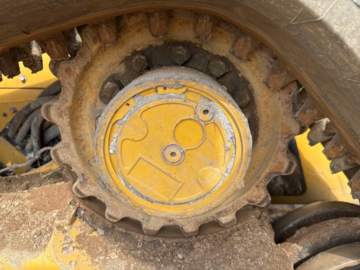 2020-caterpillar-289d3-image-12