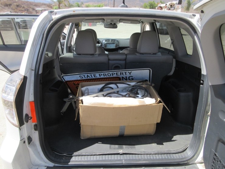 2014-toyota-rav4-image-11