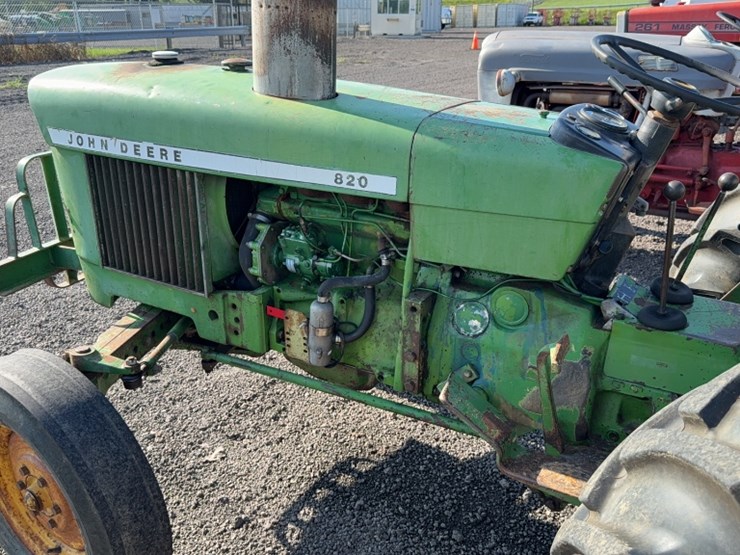 john-deere-820-image-16