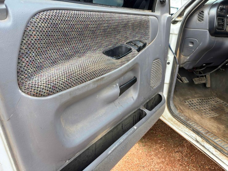 1998-dodge-ram-2500-image-14