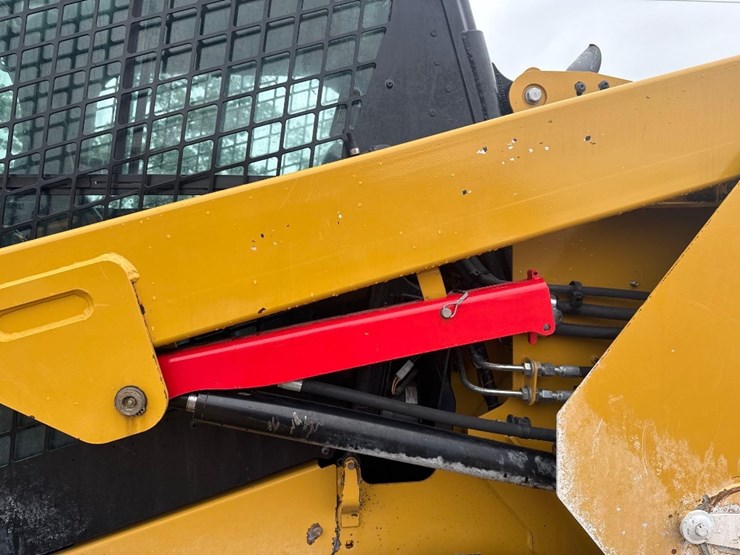 2023-caterpillar-236d3-image-20