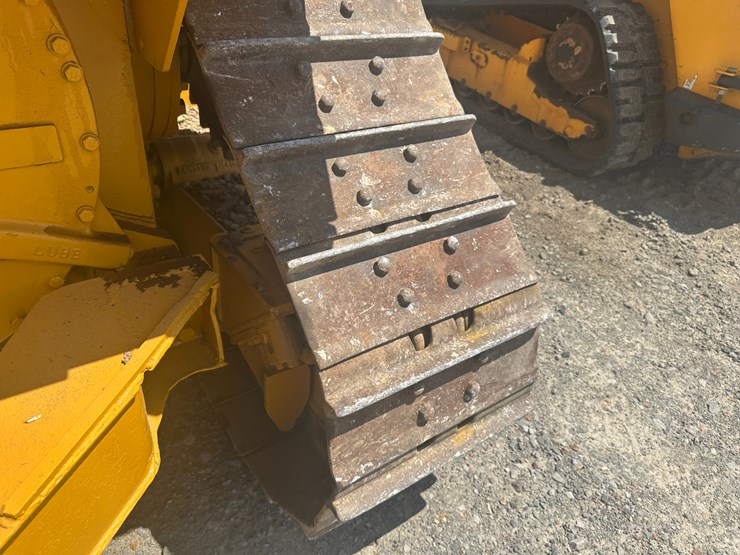 caterpillar-d4h-image-14