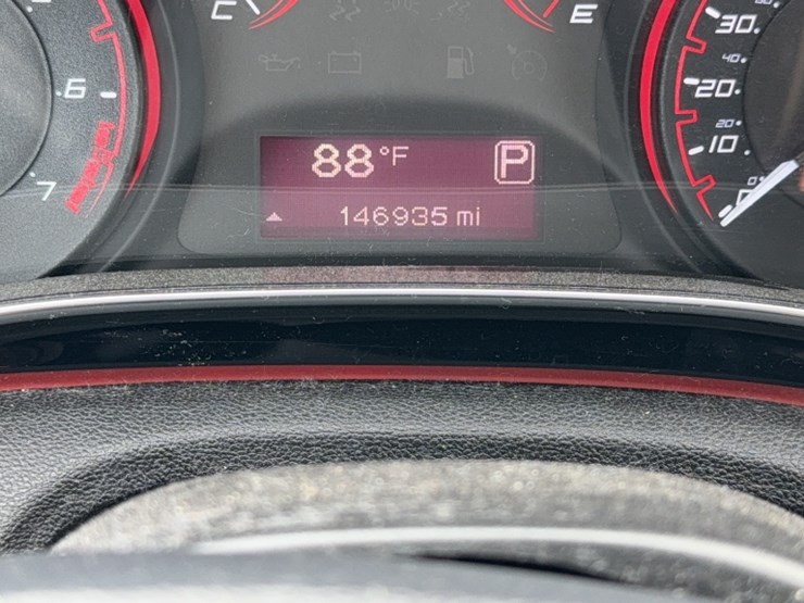 #3018-•-2014-dodge-sedan-image-19