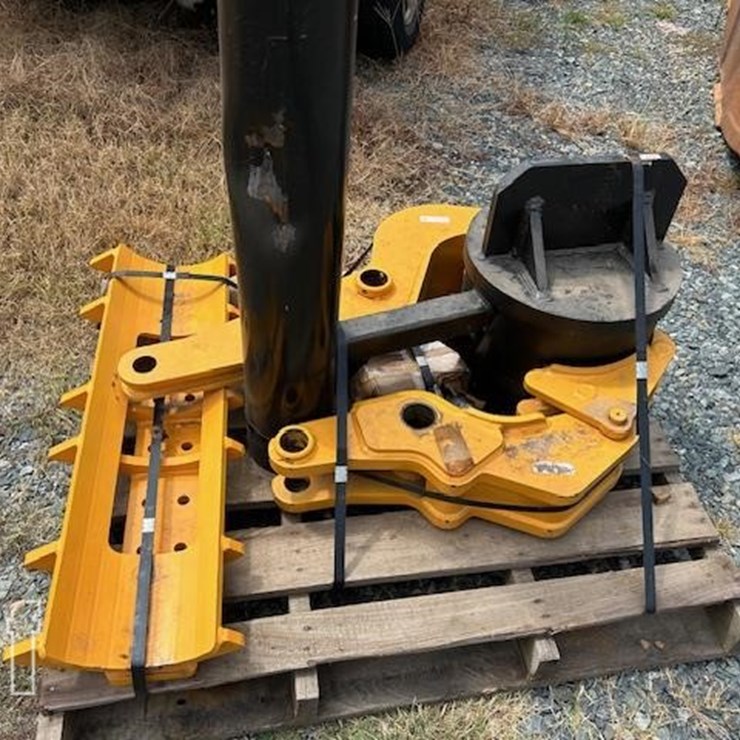 MISC PARTS ON PALLET