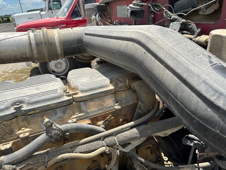 2003-peterbilt-379-image-57