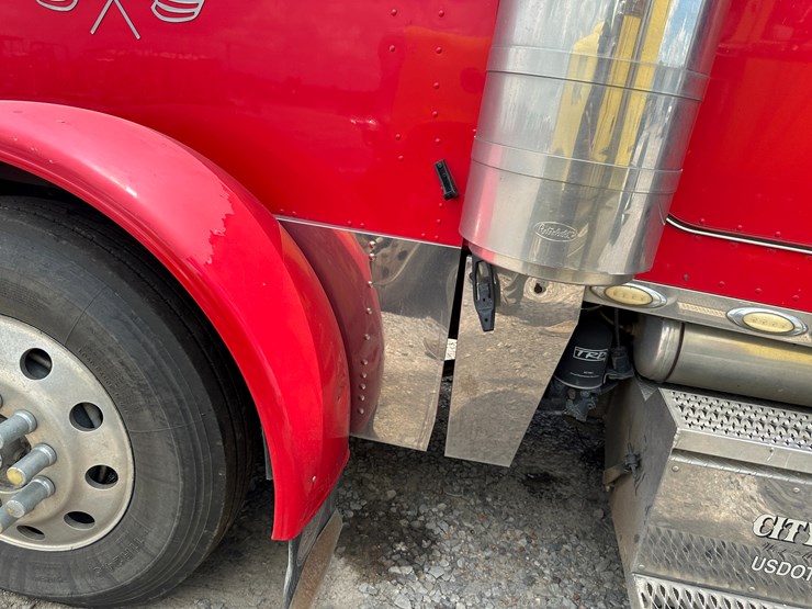 2003-peterbilt-379-image-34