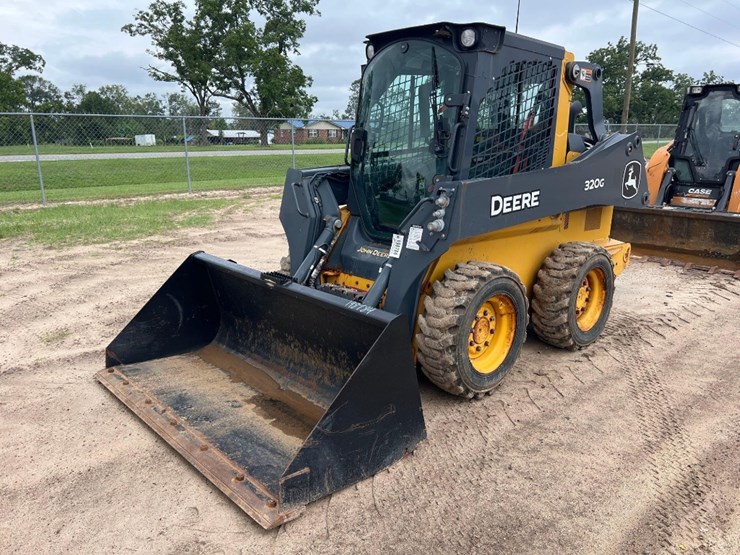 2022-deere-320g-image-8