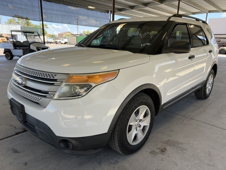 2013-ford-explorer-image-4