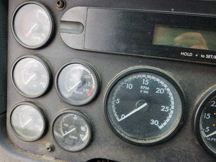 2009-freightliner-cascadia-125-image-62