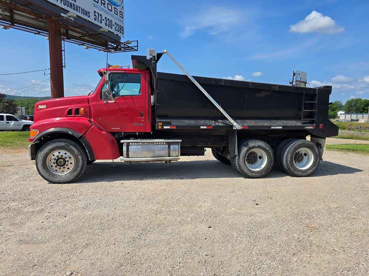1999-sterling-l8511-image-10