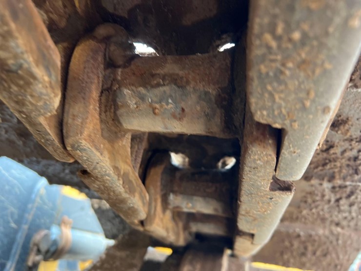 2016-deere-700k-lgp-image-18