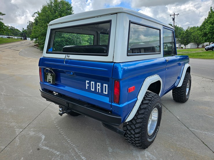 1974-ford-bronco-image-24