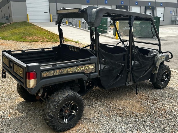 2021-john-deere-gator-image-10