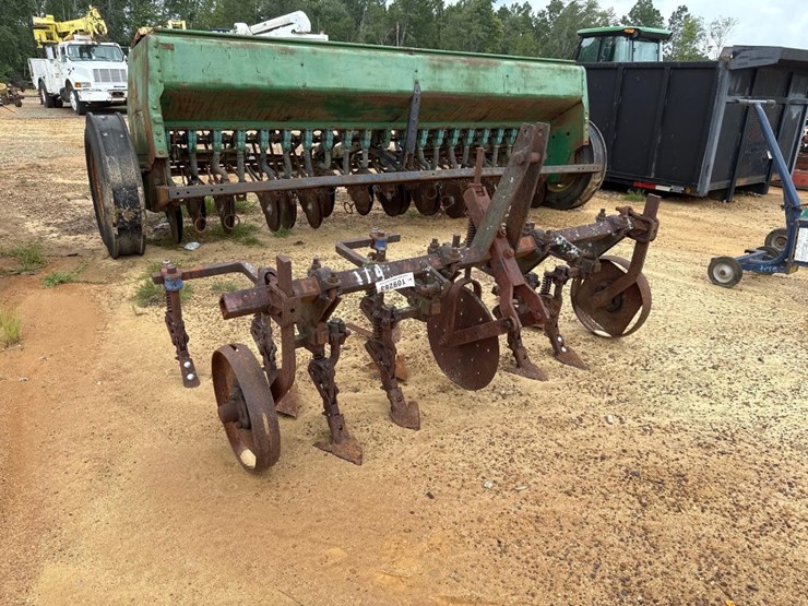 114---2---row-cultivator-tool-bar-image-1