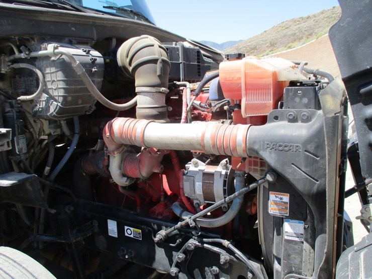 2016-peterbilt-579-image-5