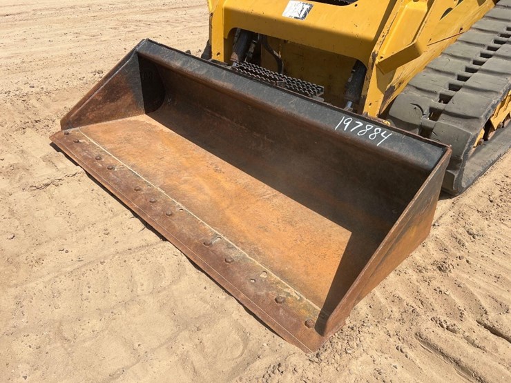 2015-caterpillar-259d-image-18