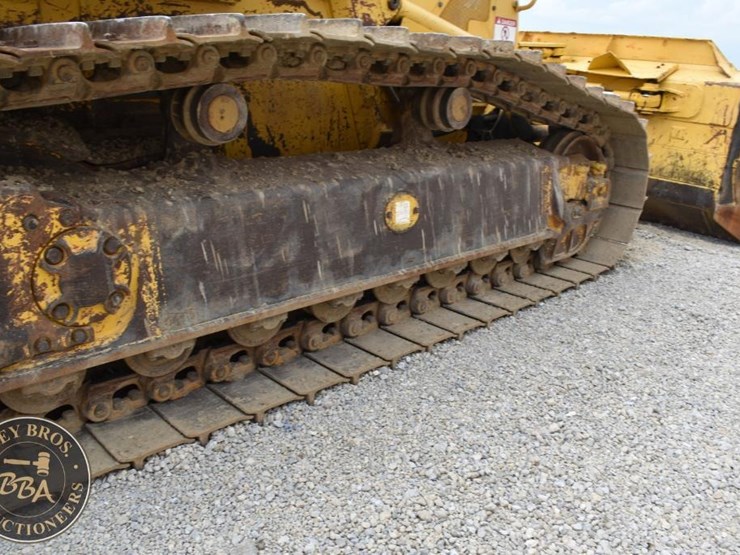 2015-komatsu-d61exi-23-image-31