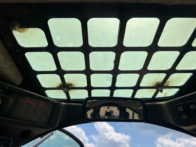 2018-deere-333g-image-31