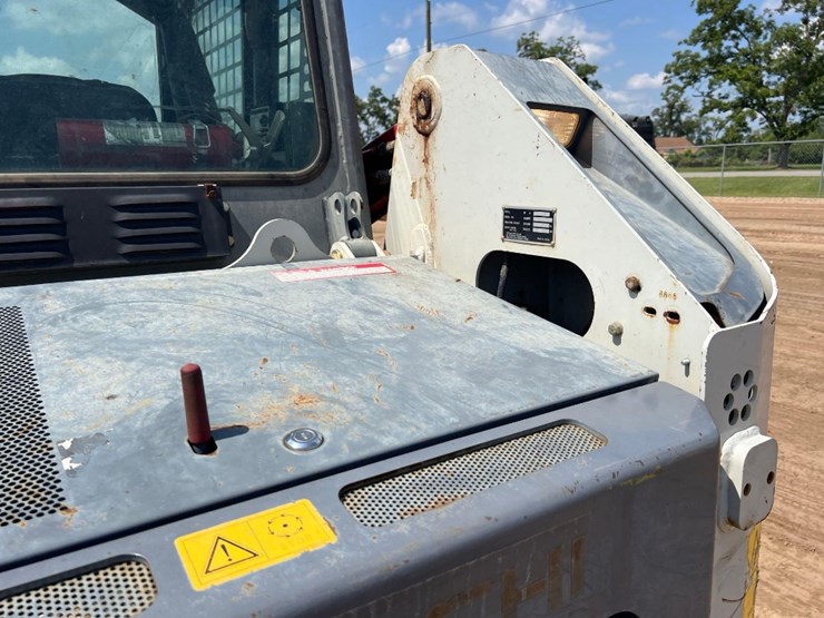 2019-takeuchi-tl8-image-23
