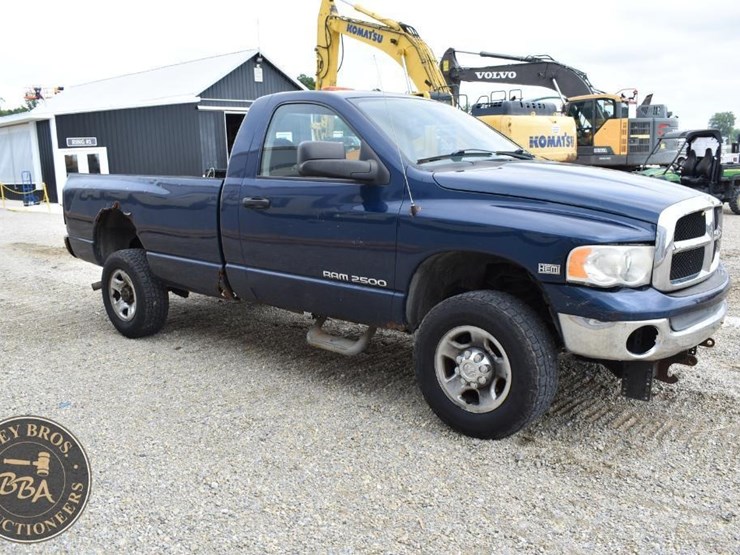 2005-dodge-2500-image-13