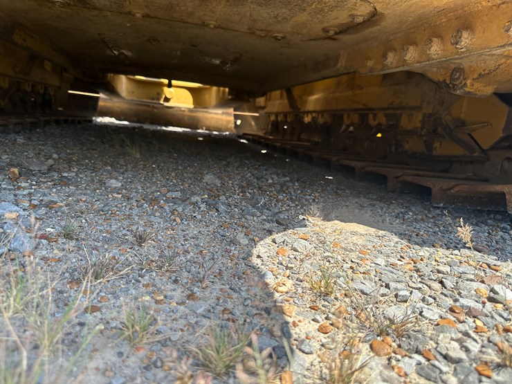 2017-caterpillar-d6k2-lgp-image-17