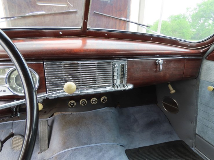 1950-packard-4dr-sedan-image-16