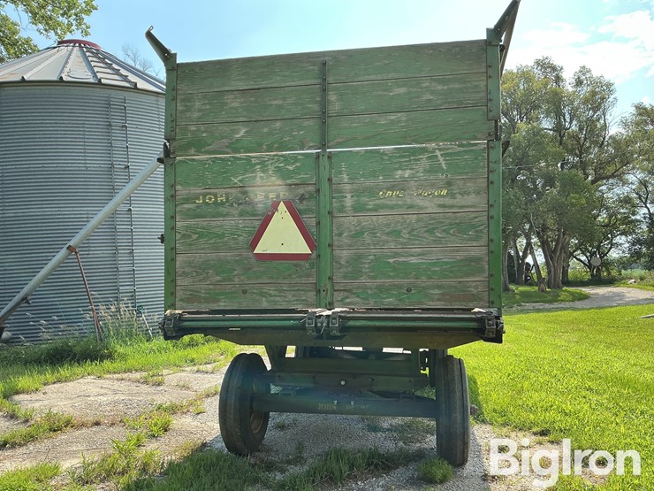 john-deere-harvest-wagon-image-6