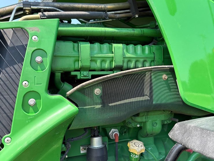 2013-john-deere-8260r-image-39