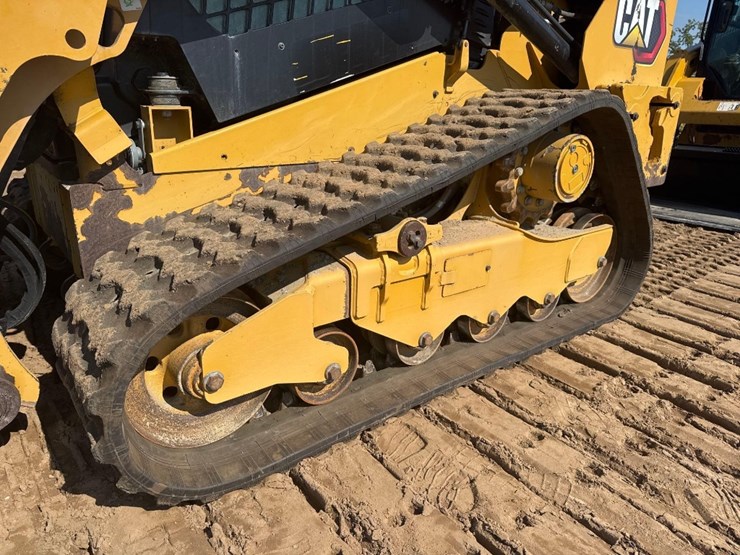 2022-caterpillar-259d3-image-7