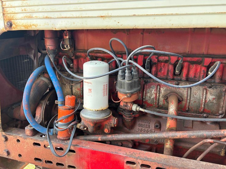 farmall-560-tractor-image-10