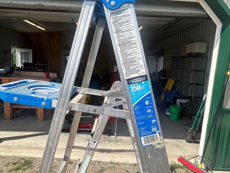 aluminum-ladders-image-13