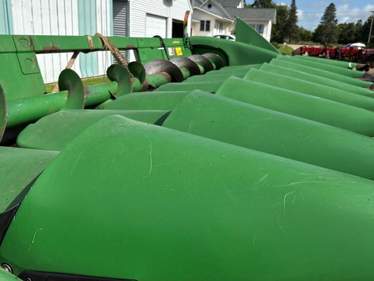 2012-john-deere-608c-image-40
