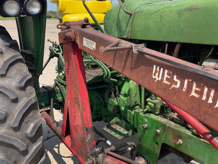 john-deere-3010-image-14