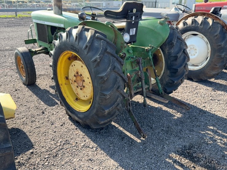 john-deere-820-image-13