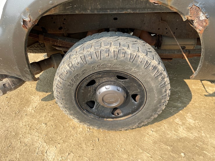 2008-ford-f250-xl-image-13