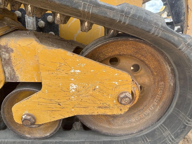2022-caterpillar-259d3-image-16