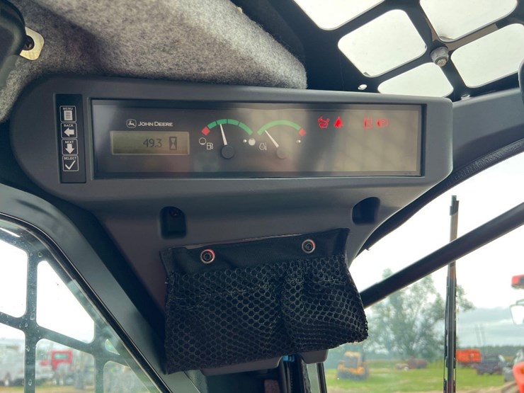 2022-deere-320g-image-26