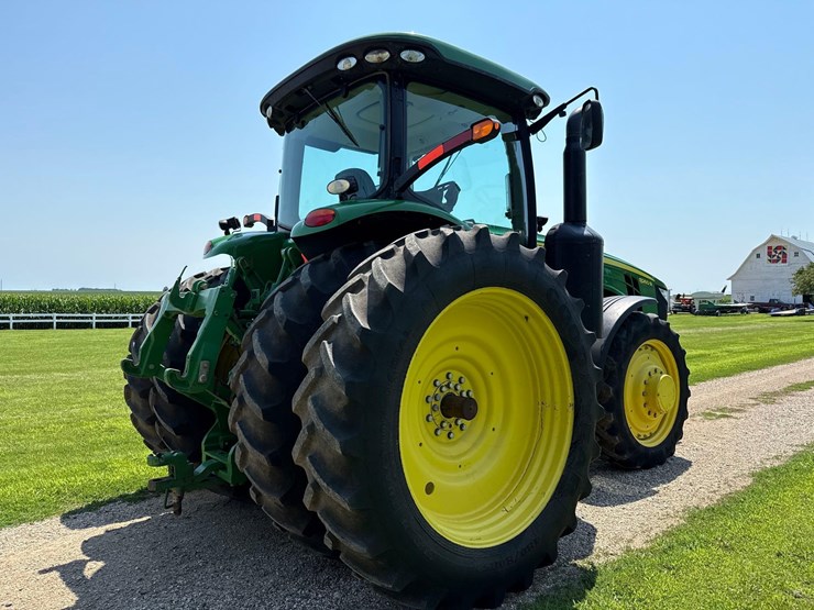 2013-john-deere-8260r-image-5