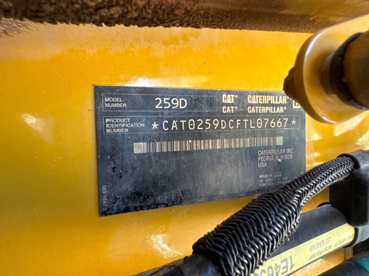 2016-caterpillar-259d-image-17