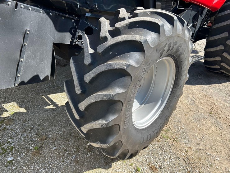 2014-case-ih-5140-image-15
