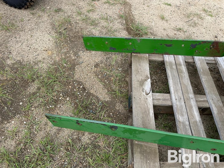 john-deere-large-frame-tractor-rock-box-image-19