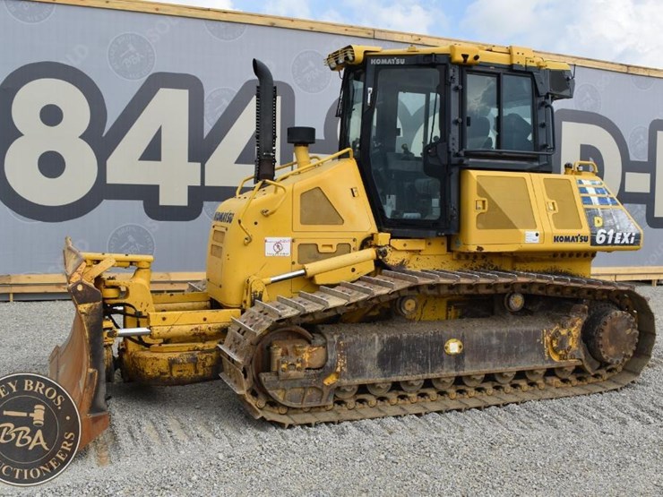 2015-komatsu-d61exi-23-image-2