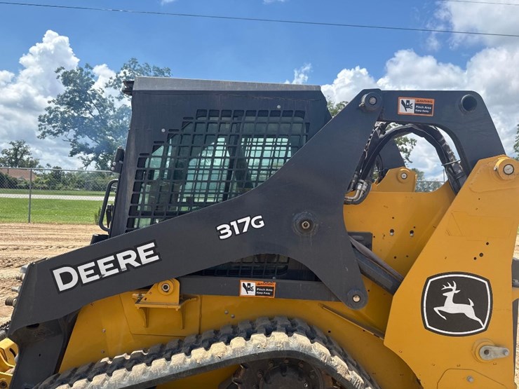 2023-deere-317g-image-18
