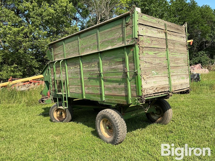 john-deere-harvest-forage-wagon-image-7