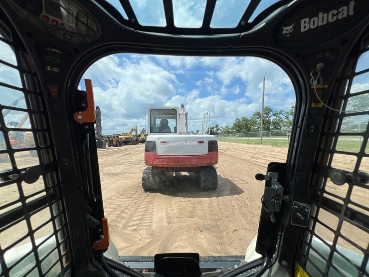 2022-bobcat-t595-image-30