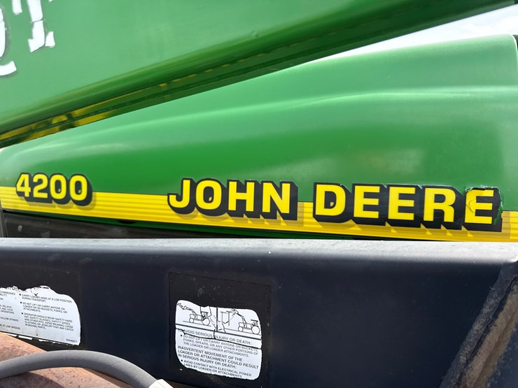 john-deere-4200-image-14